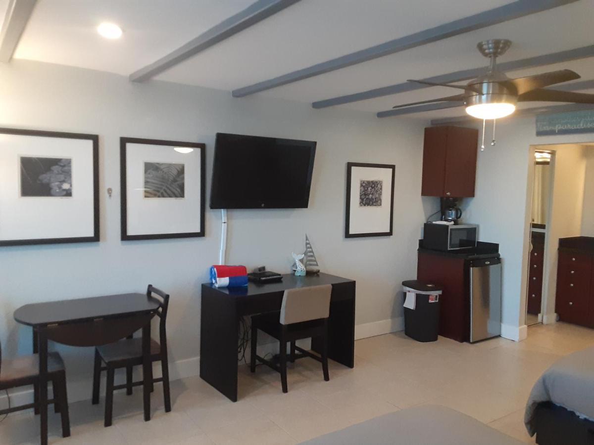 River Delight,Studio109, Beach & Pool Steps Away + Wifi 拉斯金 外观 照片