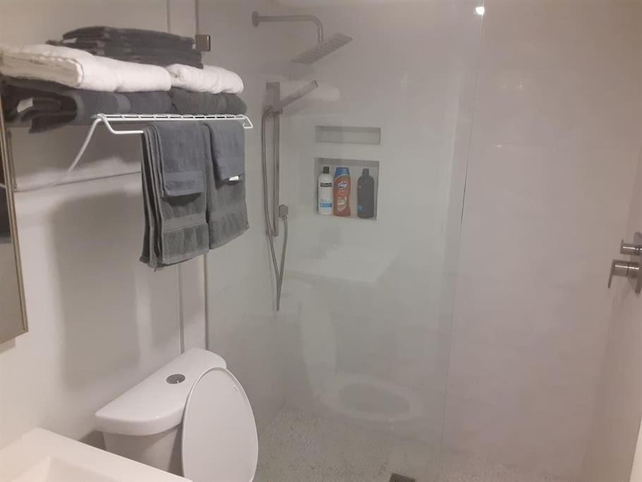 River Delight,Studio109, Beach & Pool Steps Away + Wifi 拉斯金 外观 照片