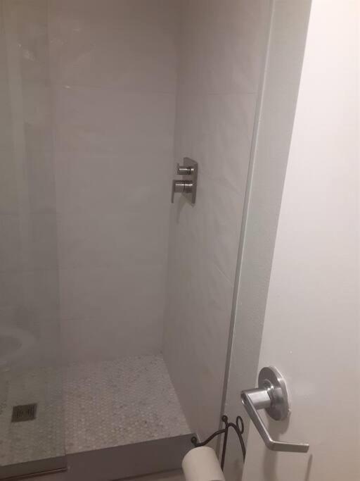 River Delight,Studio109, Beach & Pool Steps Away + Wifi 拉斯金 外观 照片